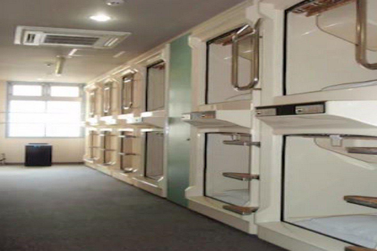 Capsule Hotel Kobe Sannomiya (Adults Only) Екстериор снимка