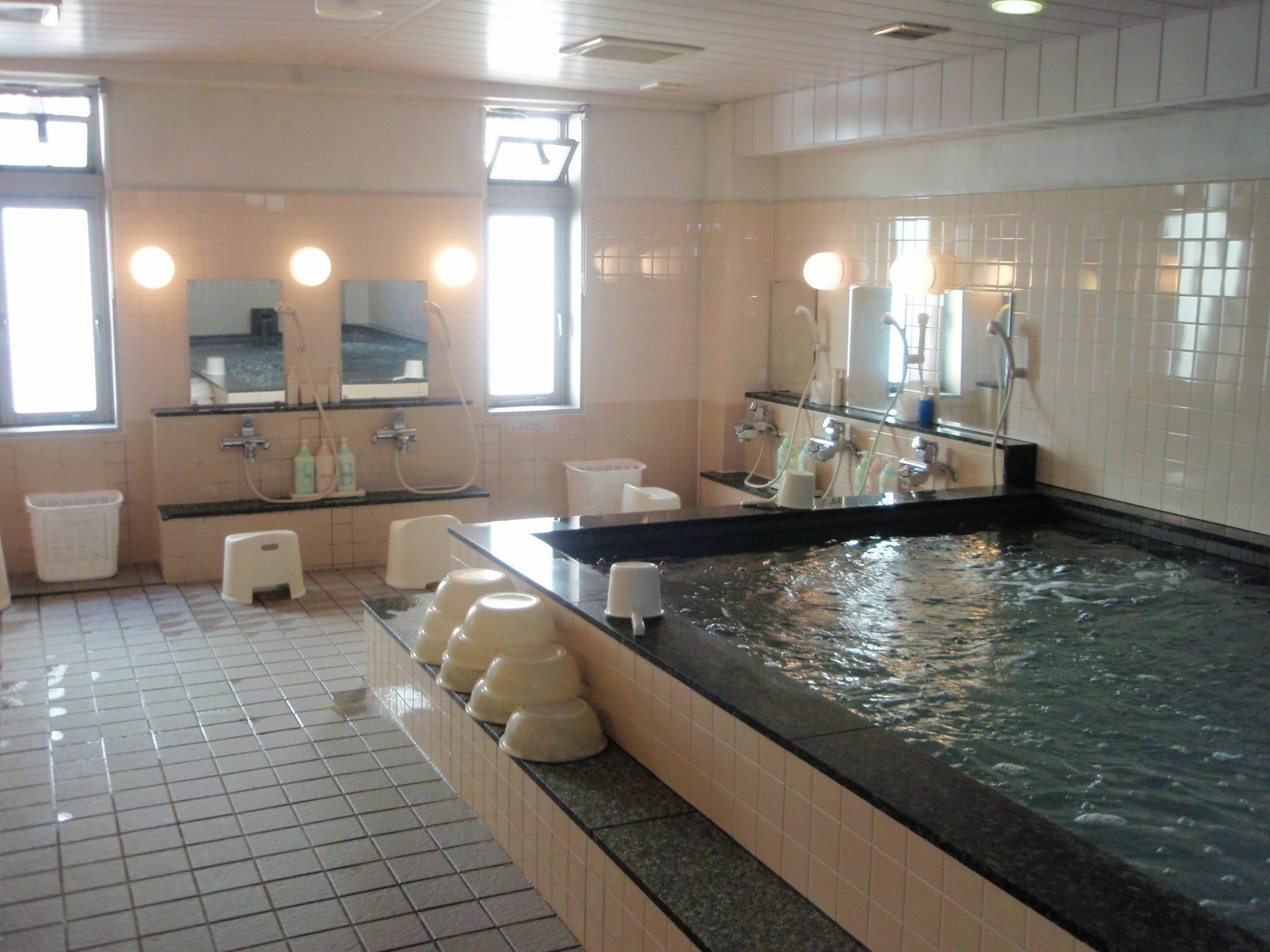 Capsule Hotel Kobe Sannomiya (Adults Only) Екстериор снимка